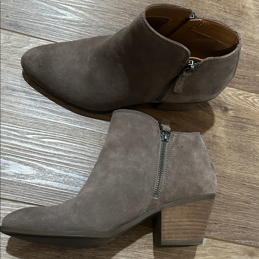 Women's Frye brand ankle boots